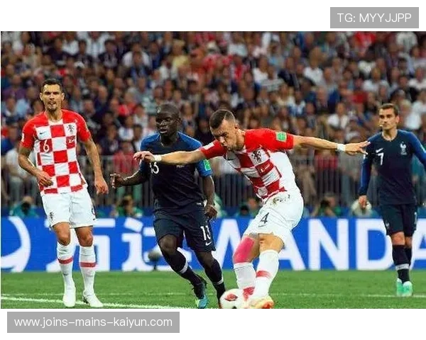 墨西哥进攻线重塑：边路传中还是内切利器？